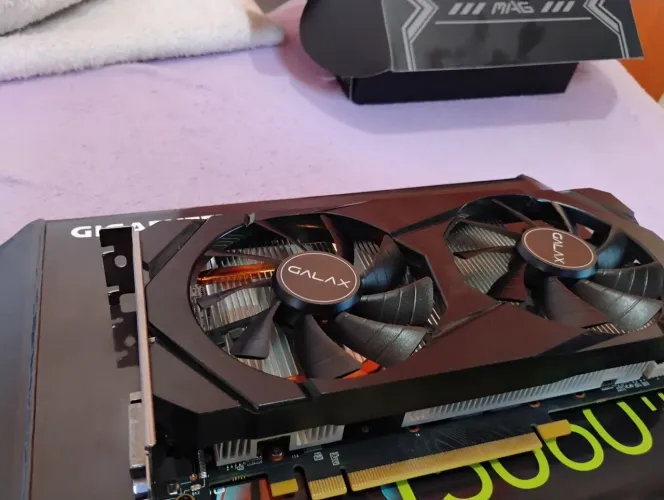 ?Placa De Vídeo Galax GTX 1660 1-Click OC 6GB GDDR5 - Impecável / Sem Detalhes