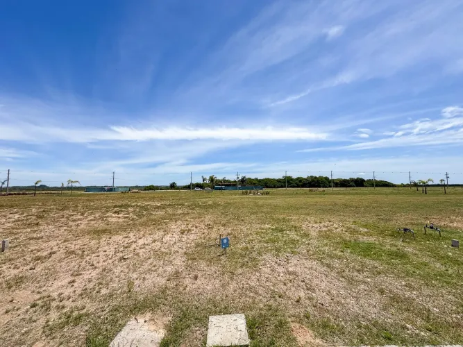 Terreno à venda, Laranjal, Pelotas, RS, Riviera Condomínio Clube. 342 m². Lazer: brinquedo
