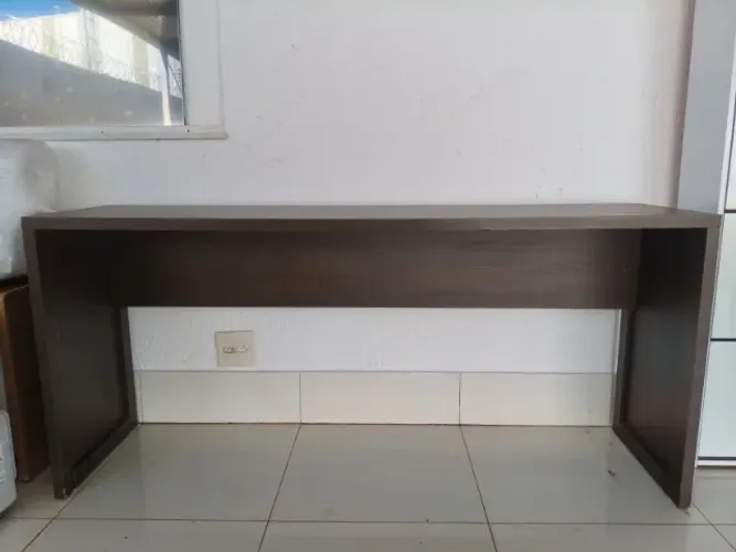 Mesa de escritorio madeira