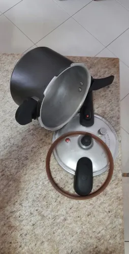 Panela de Pressão Tramontina 4,5 litros