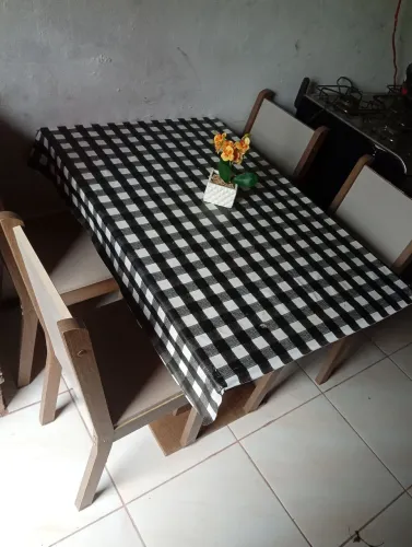 Vendo venda com 4 cadeiras