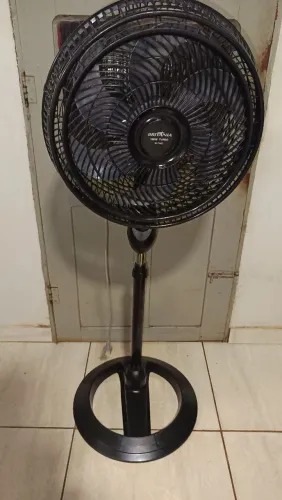 Ventilador Britânia de funcionando perfeitamente