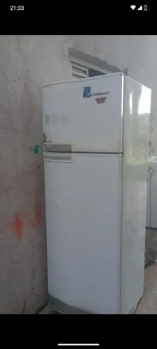 Vendo geladeira, funcionando perfeitamente, por 500 reais