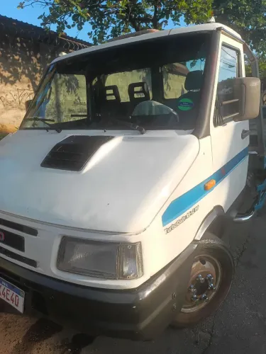 Caminhão Iveco Daily 4912 filé.