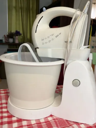 Batedeira Walita 300W com Tigela e Base - Completa