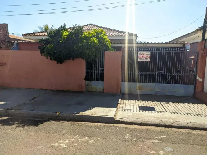 Casa para Locação em Presidente Prudente, PLANALTINA, 2 dormitórios, 1 suíte, 2 banheiros,