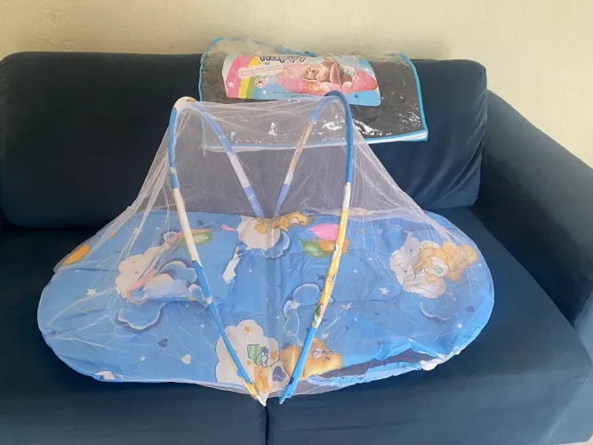 Nicho berço portátil com mosquiteiro 