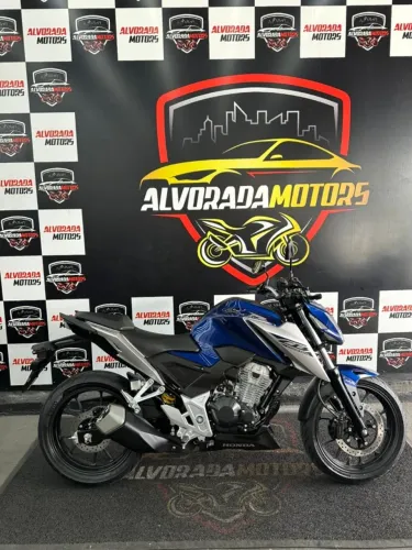 cb300 twister 2026 480 km Emplacada e à pronta entrega