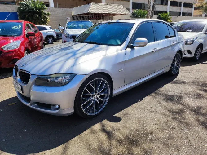 BMW 320I A 2010