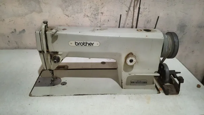 Máquina de costura industrial - brother