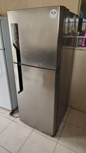 Geladeira Eletrolux Frost Free 431 litros inox funcionando perfeitamente tudo certinho