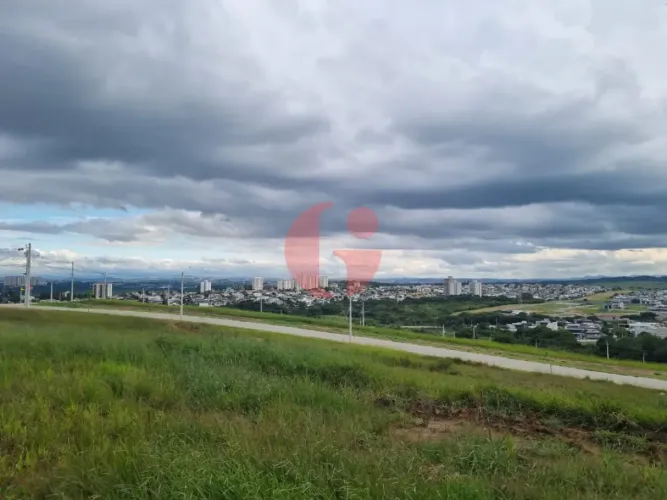 Terreno à venda em condomínio fechado com 348 m²- No bairro Urbanova