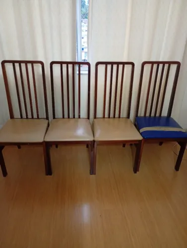 cadeiras de madeira