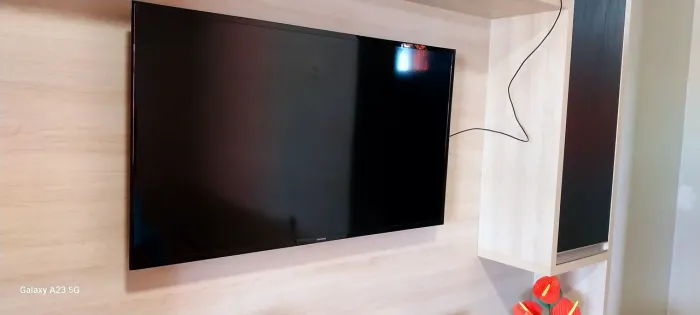 Vendo TV 43 Samsung 43 polegadas com defeito.