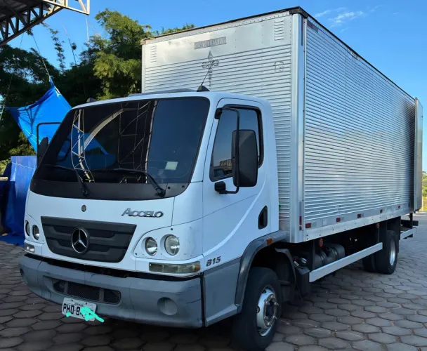Caminhão Accelo 815