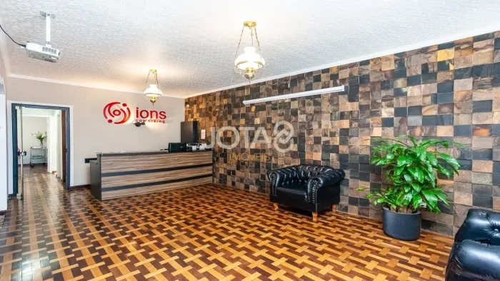 EXCELENTE COMERCIAL NO BATEL COM ESTACIONAMENTO - J8 Excelente comercial no batel com esta