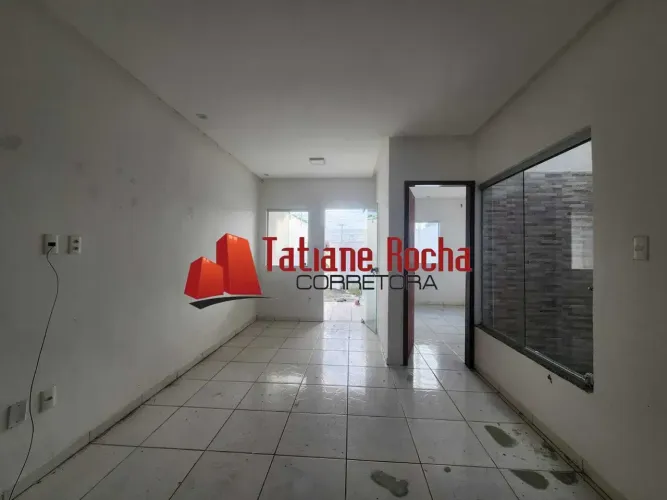 Vendo excelente casa em rua pública no bairro Conceição.