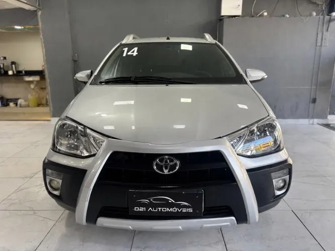Toyota Etios Cross 1.5 Flex 16V 5P Mec. 2014