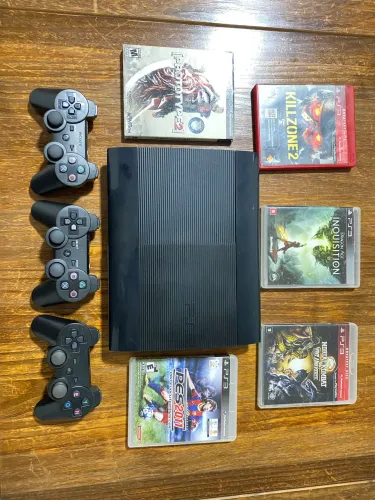 Playstation 3 Super Slim (ultimo lançado) + 5 jogos originais!