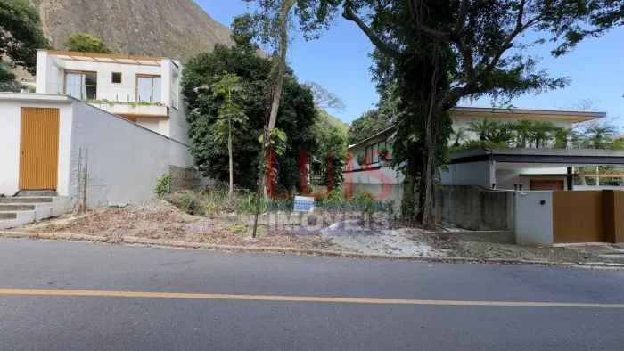 Terreno à venda, 450 m² por R$ 2.000.000,00 - Itacoatiara - Niterói/RJ