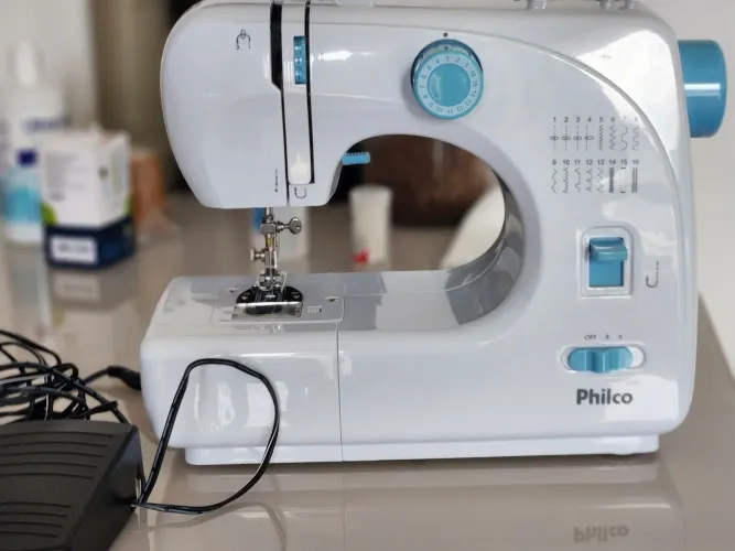 Maquina de costura philco