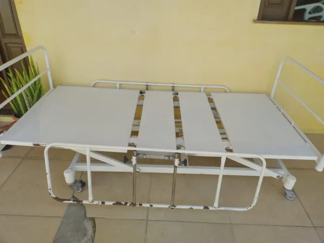 Cama hospitalar 3 manivelas