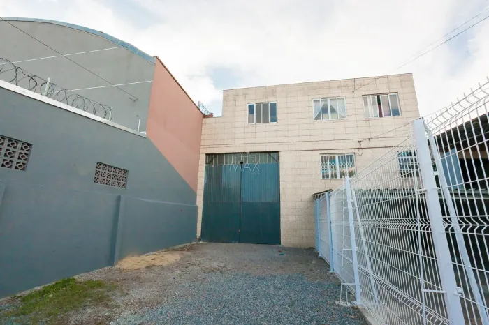 BARRACÃO/GALPÃO para alugar com 168m² por R$ 4.200,00 no bairro Xaxim - CURITIBA / PR