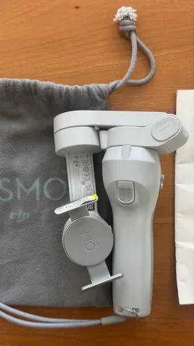DJI Osmo Mobile 4 (DJI OM 4) - Estabilizador celular 