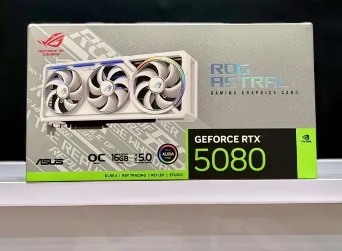 Placa de Vídeo Nvidia Rog astral GeForce Rtx 5080 Lacrada