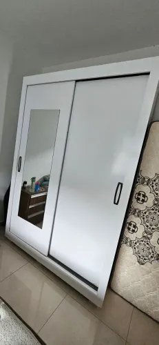 Doação guarda-roupas e rack sala