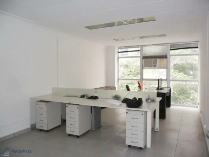 CONJUNTO COMERCIAL COM 87,00 M2 PRIVATIVO, A 400 METROS METRÔ, RUA AGUIAR DE BARROS- BELA