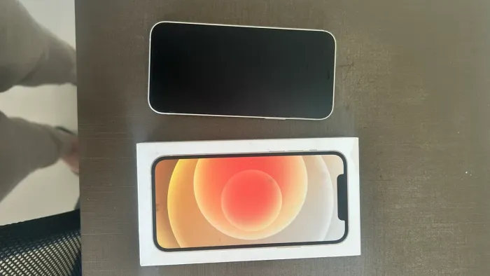 Vendo iPhone 12 único dono  bateria saúde 78%