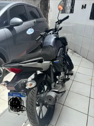 TITAN  2023 IMPECÁVEL 