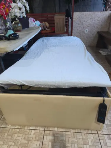 Cama articulada motorizada