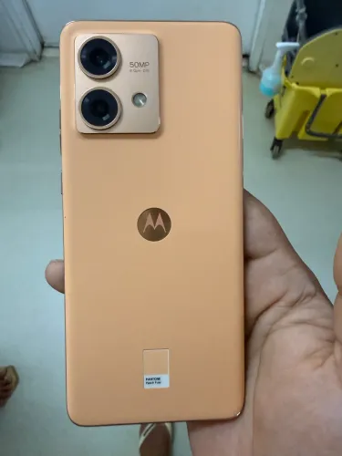 Edge 40 neo laranja