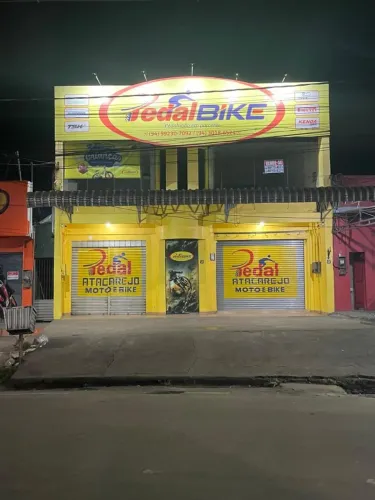 Prédio comercial na folha 16