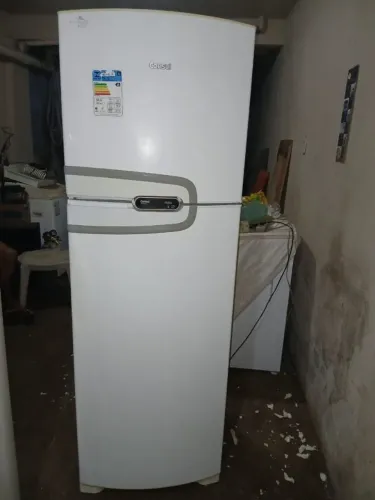 Vendo geladeira consul 390 litros funcionando perfeitamente 