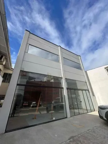 Loja Comercial para alugar em Palhoça/SC.
