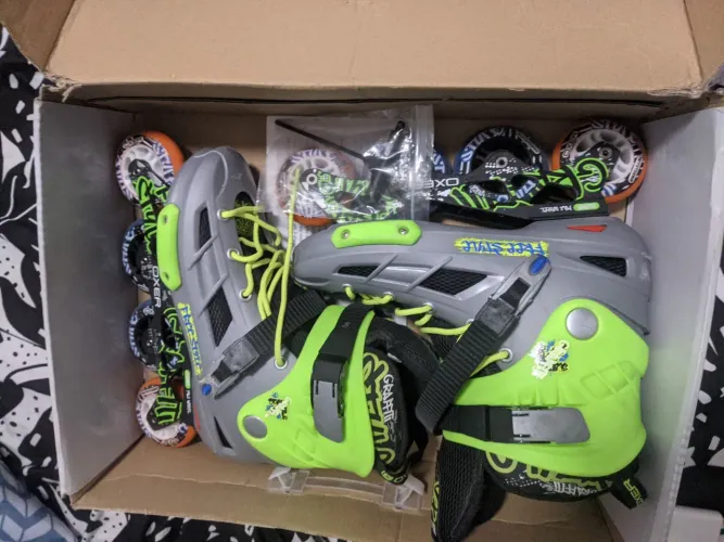 Patins Oxer Graffiti Freestyle ABEC 7 com caixa original