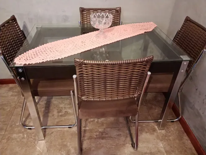 Mesa de Jantar com 4 Cadeiras