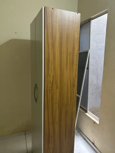 Mini guarda-roupa