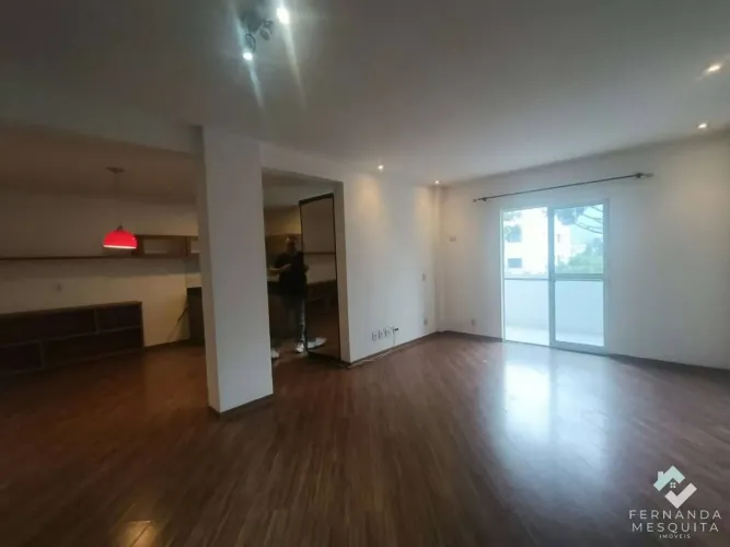 Lindo Apartamento Novo de 1 Quarto com Lavabo, Varanda e Móveis Planejados no Condomínio G