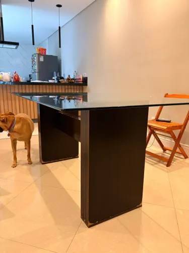 Mesa de vidro (sem cadeiras)