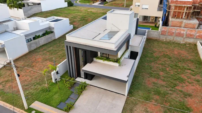 Sobrado com 4 Suítes no Jardins Capri | 218m²