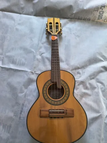 Cavaquinho Carlinhos Luthier N° 1 - Marfim | Tampo em Pinho