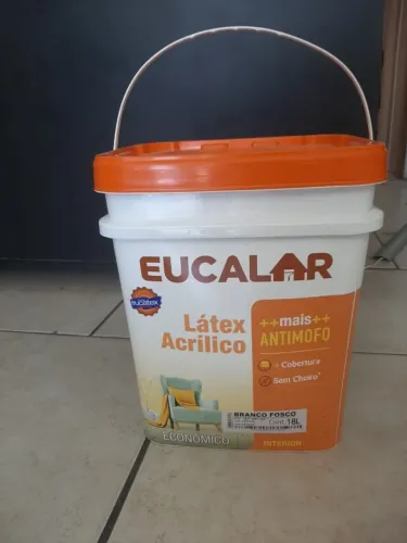Tinta Acrílica 18L Branco Fosco Interna para alvenaria - Eucalar