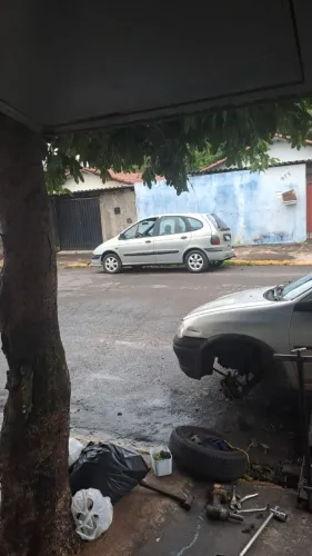 Motor feito recentemente e peças novas da Scenic.