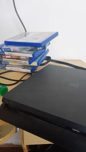 Ps4 256gb(182gb) liberados vendo ou troco e ainda vai com jogos