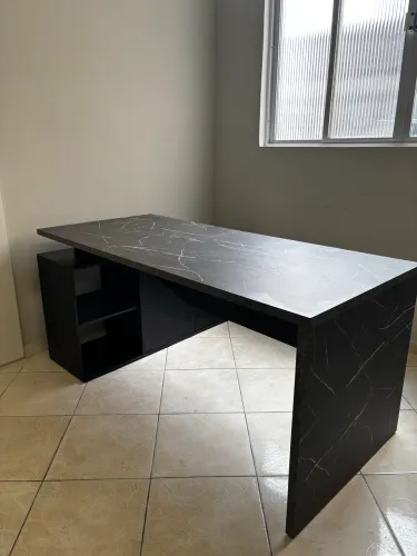 Mesa para escritório em L