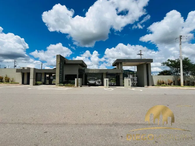 Terreno de 360m² à venda em condomínio fechado de Atibaia